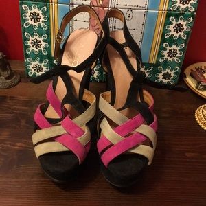 7.5 Aldo platform shoes